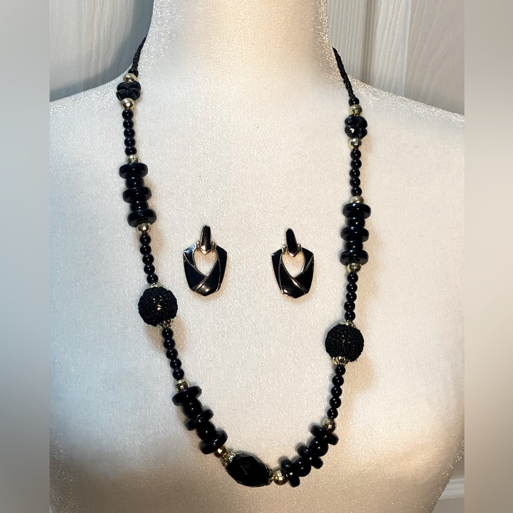 🫣Vintage Necklace and Earrings